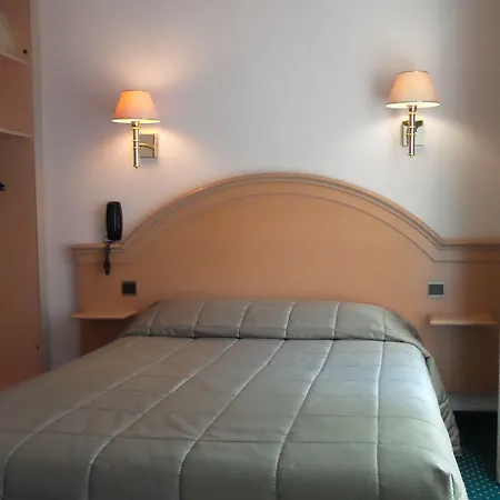 Des Arenes Hotel 3*