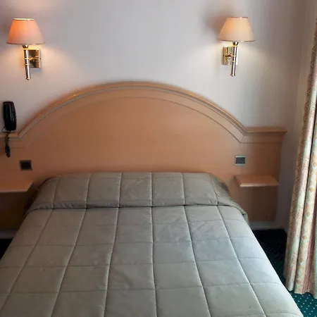 Des Arenes Hotel 3*